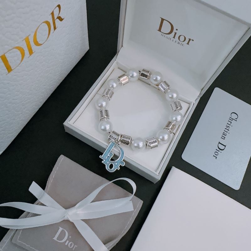 chr1st1an D10r bracelets